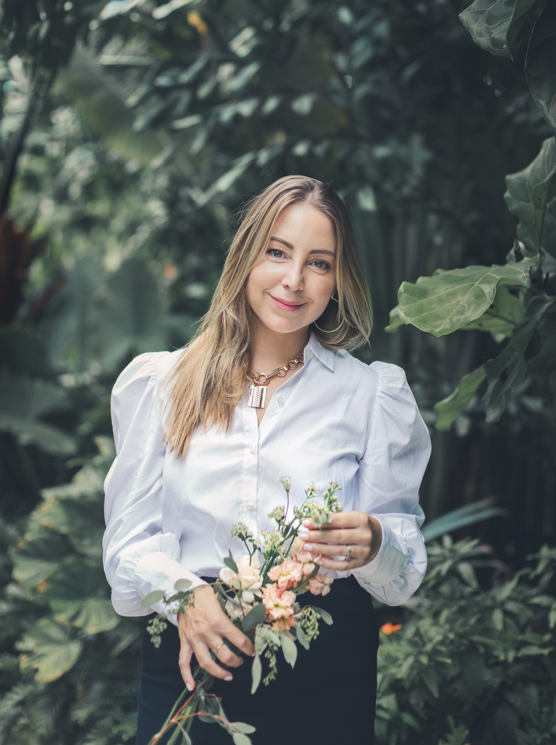 Florida Keys Wedding Planner explains her wedding planning services